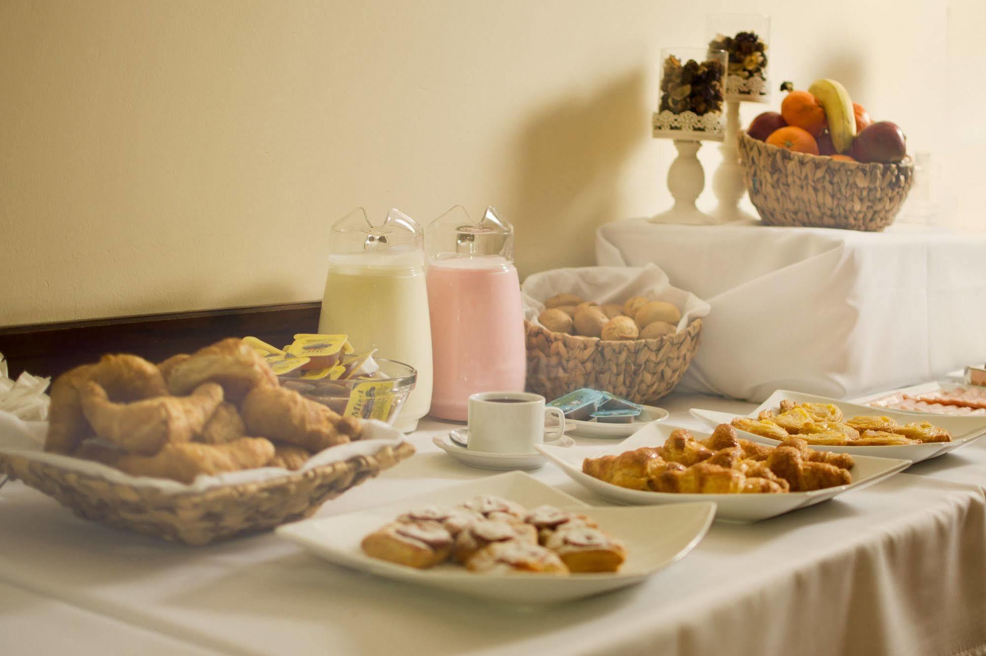 Ermitage Hotel Montevideo Buitenkant foto