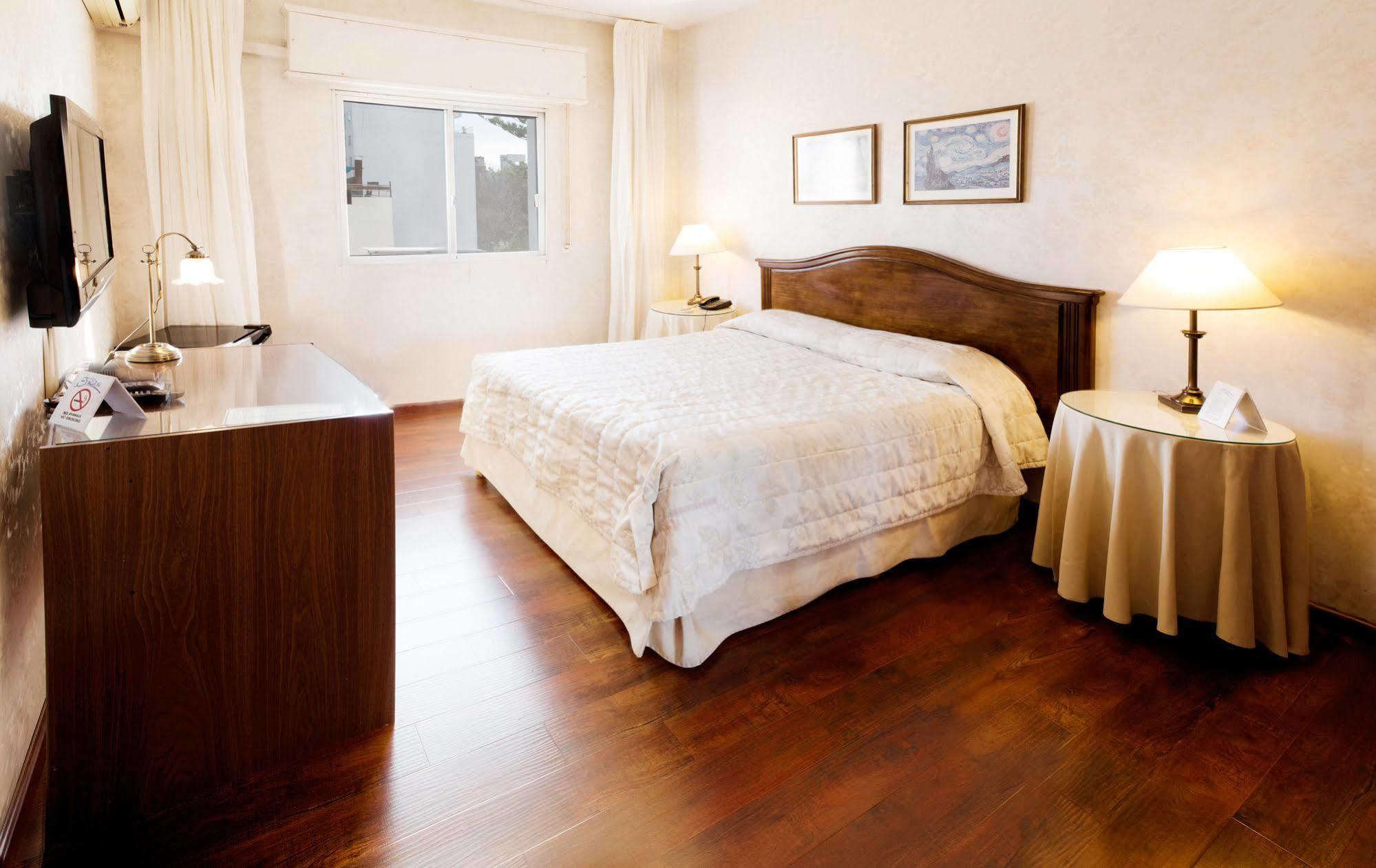 Ermitage Hotel Montevideo Buitenkant foto